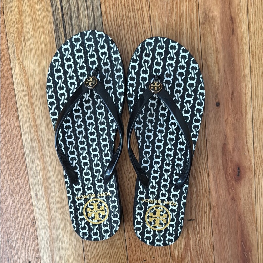 Tory Burch Black and White Patterned Flip Flops